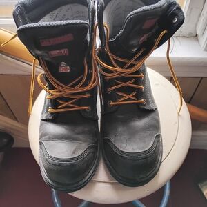 Men's Kodiak Winter Work Boots, size 9, CSA